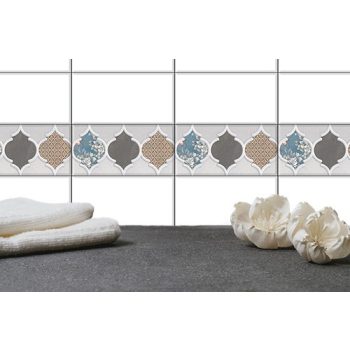 Moroccan border tile