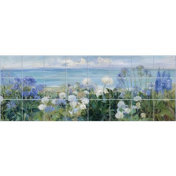 Csempekép agapanthus, hortenzia és szarkaláb virágokkal tengerparti háttérrel Csempekép agapanthus, hortenzia és szarkaláb virágokkal tengerparti háttérrel